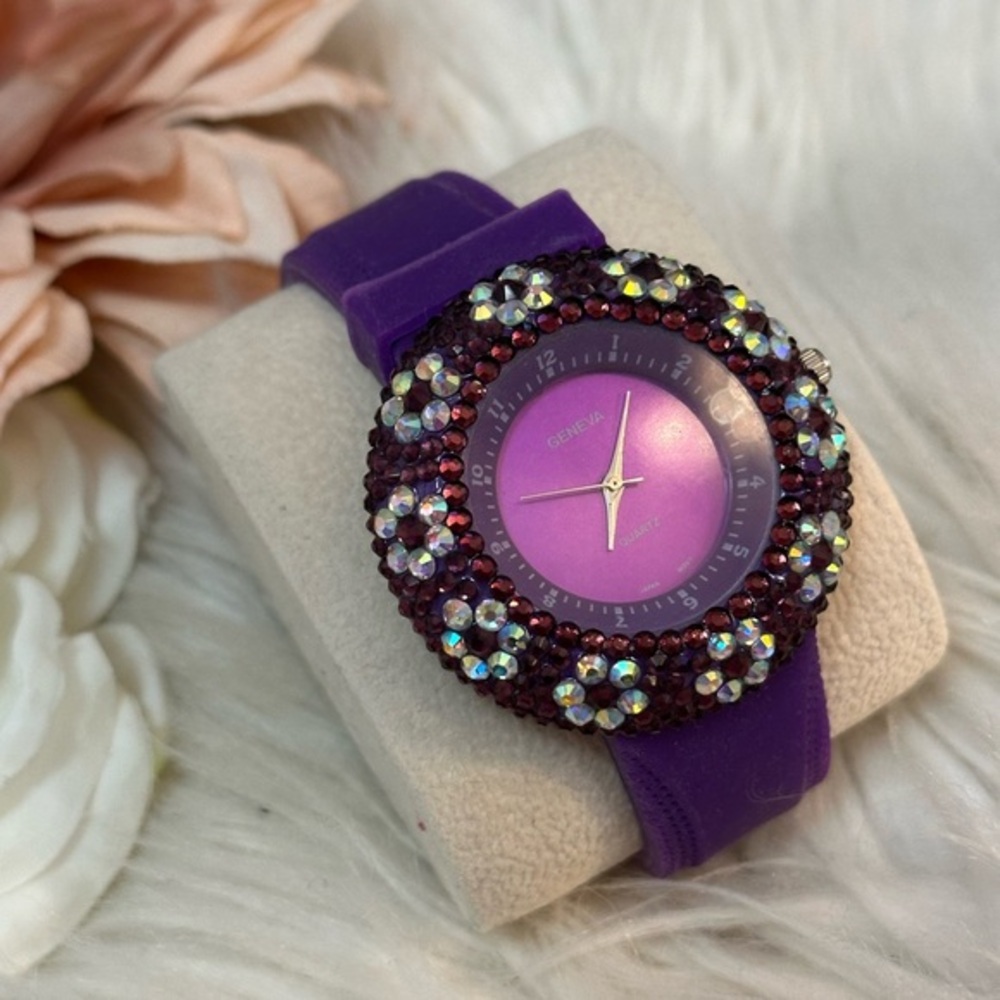 Purple Crystal Women's Watch With Silicone Band LIKE NEW!
